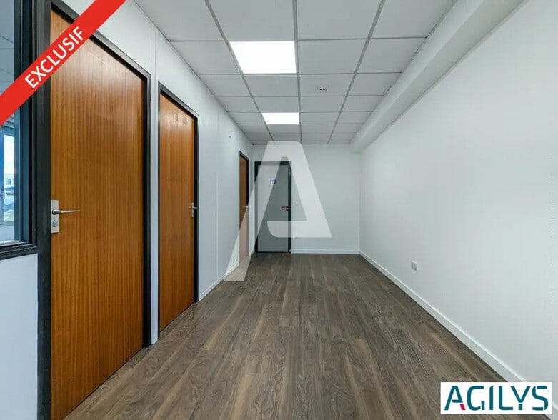 Flex in Massy for sale - Interior Photo - Image 3 of 12