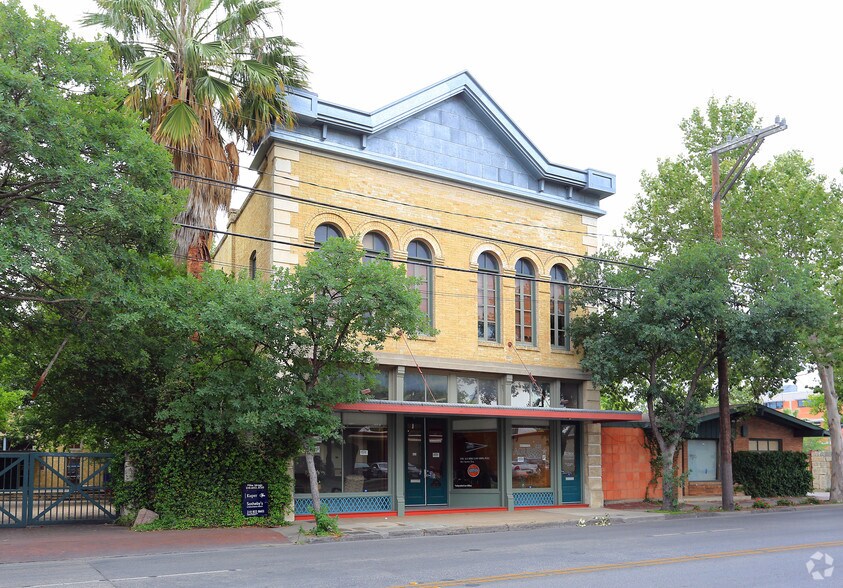 719 S Flores St, San Antonio, TX à vendre - Photo principale - Image 1 de 12