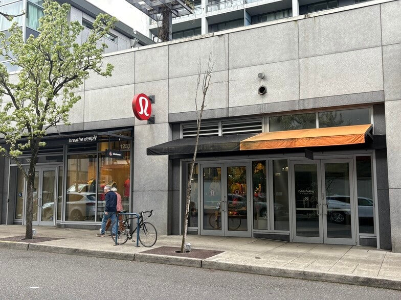 123 NW 12th Ave, Portland, OR for lease - Building Photo - Image 3 of 7