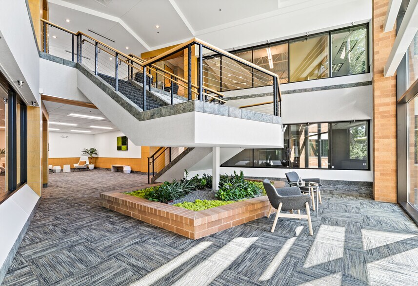 7800 Equitable Dr, Eden Prairie, MN à louer - Photo intérieure - Image 3 de 8