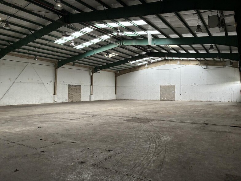 Flex in Argenteuil for lease - Building Photo - Image 2 of 13