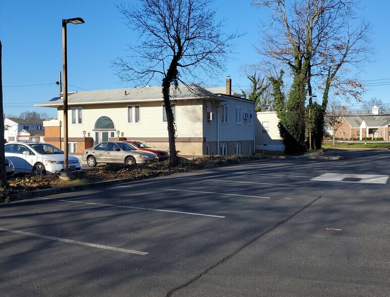2733 Nottingham Way, Hamilton, NJ à louer - Photo du bâtiment - Image 2 de 6