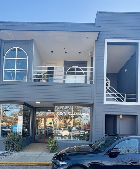 334 State St, Los Altos, CA à louer - Photo du bâtiment - Image 2 de 11