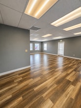 1014 Hospital Dr, Batavia, OH for lease Interior Photo- Image 2 of 6