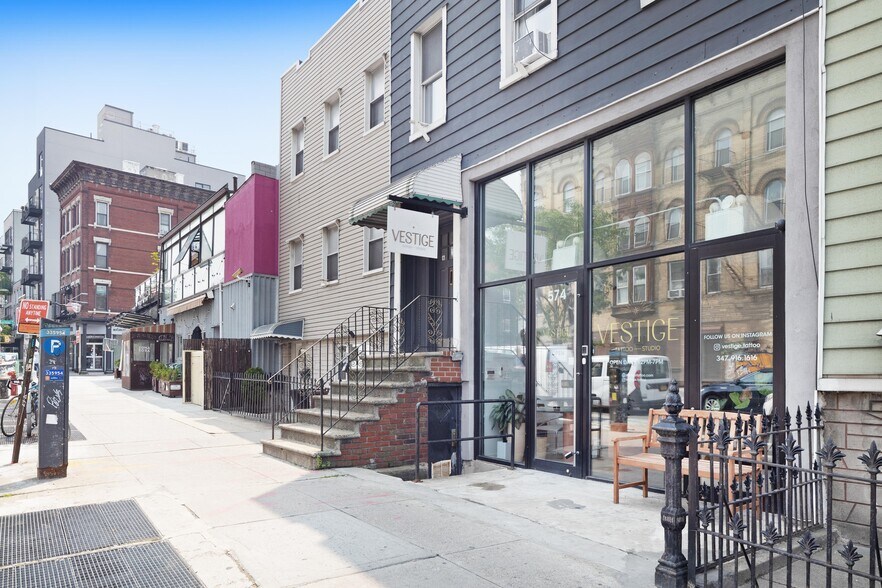 574 Metropolitan Ave, Brooklyn, NY à vendre - Photo du bâtiment - Image 2 de 10