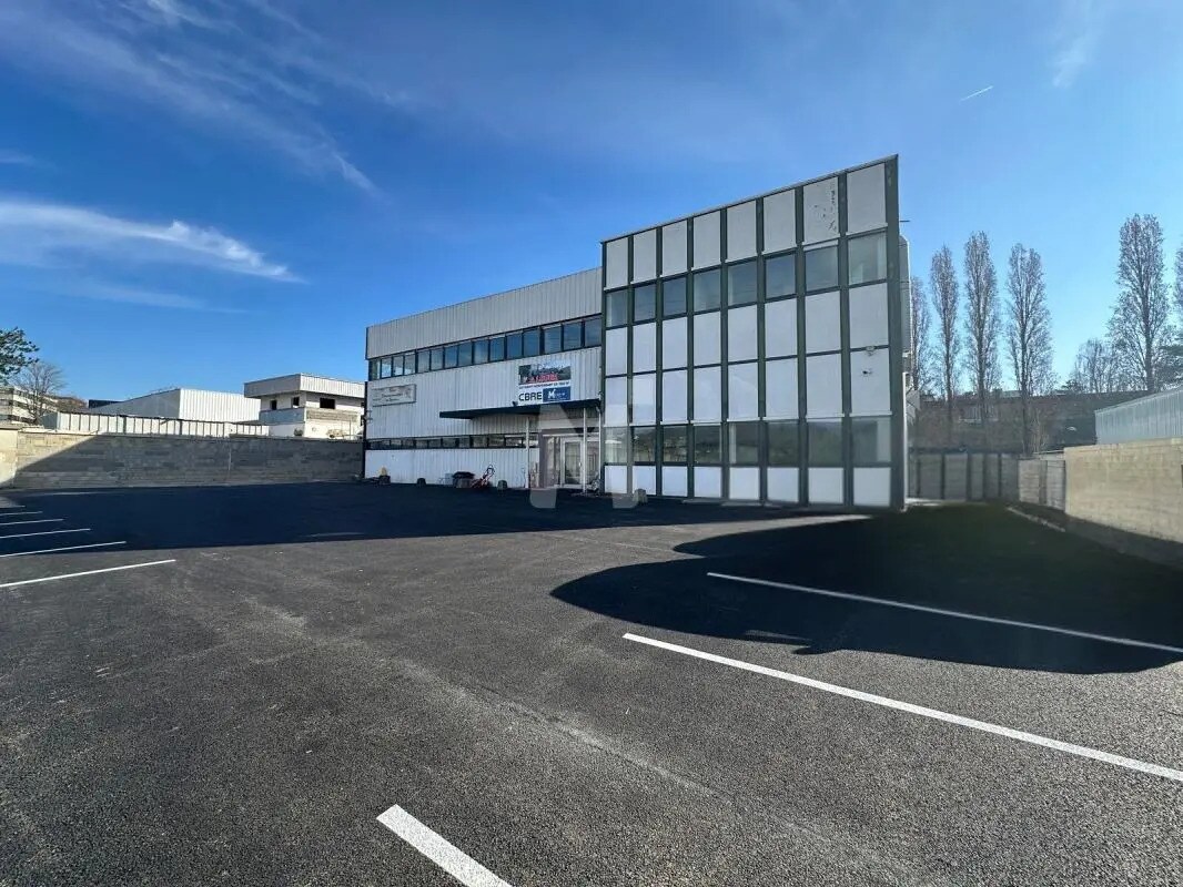 Flex in Palaiseau for lease Building Photo- Image 1 of 8