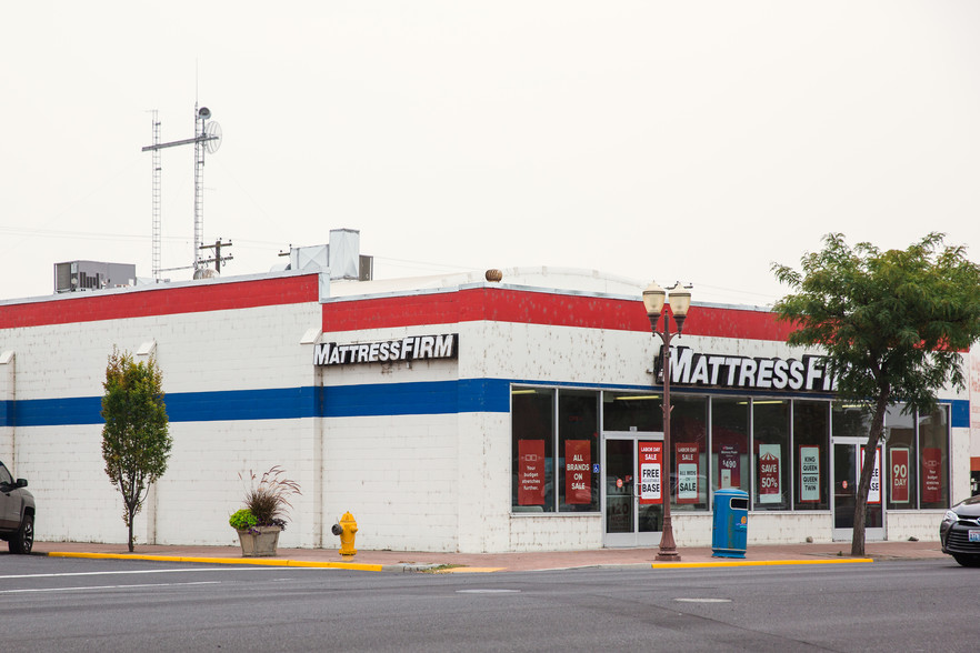 301 W Broadway Ave, Moses Lake, WA for sale - Building Photo - Image 1 of 1