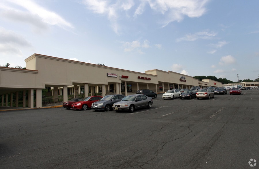 13905-14041 Jefferson Davis Hwy, Woodbridge, VA for lease - Building Photo - Image 1 of 6