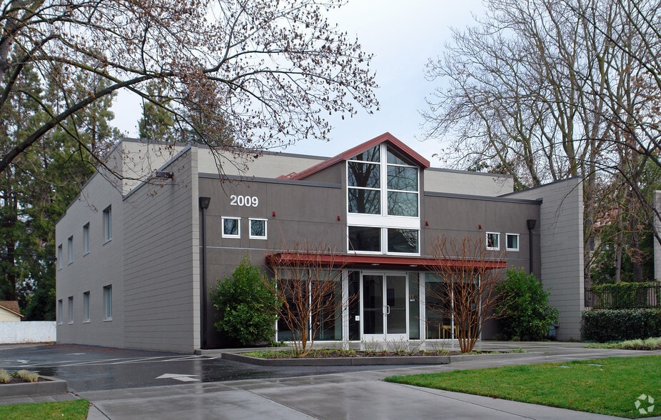 2009 V St, Sacramento, CA for lease - Primary Photo - Image 1 of 4