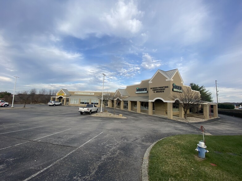 2622-2628 Ring Rd, Elizabethtown, KY for lease - Building Photo - Image 1 of 4