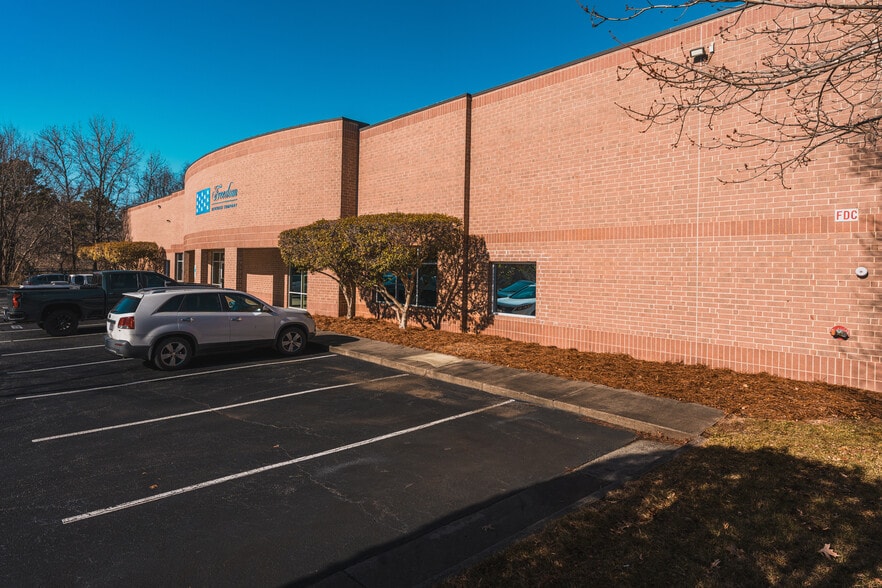 4319 Waterleaf Ct, Greensboro, NC for lease - Building Photo - Image 2 of 6