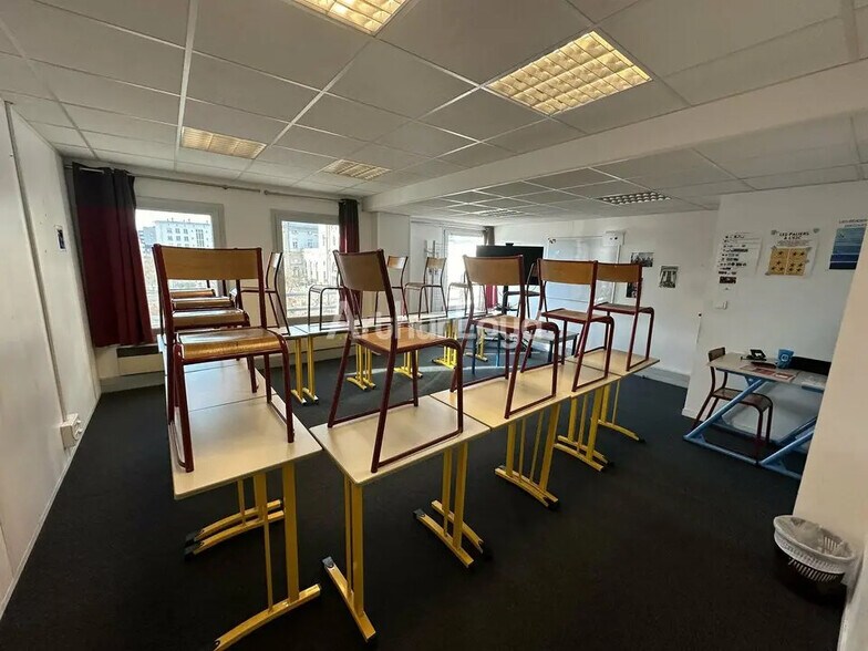 Office in Reims for lease - Interior Photo - Image 3 of 8