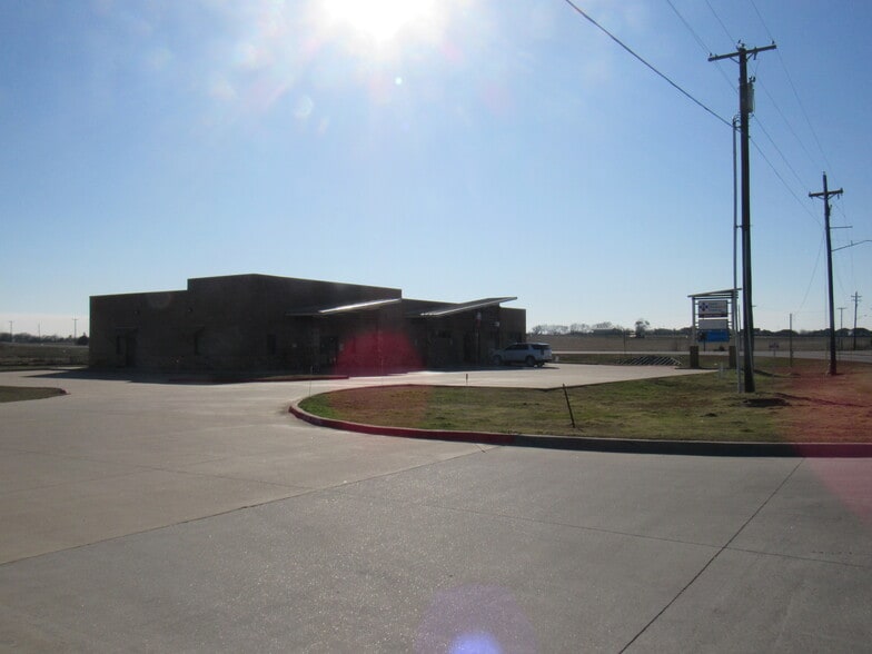 595 W FM 120, Pottsboro, TX for lease - Primary Photo - Image 1 of 37