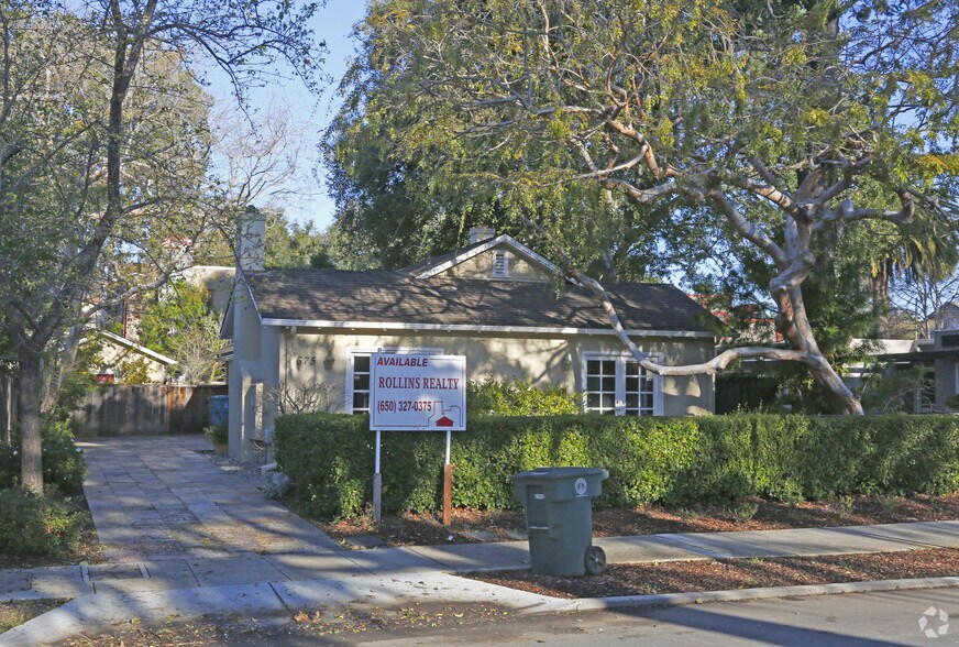 655-675 Forest Ave, Palo Alto, CA à louer - Photo principale - Image 1 de 16