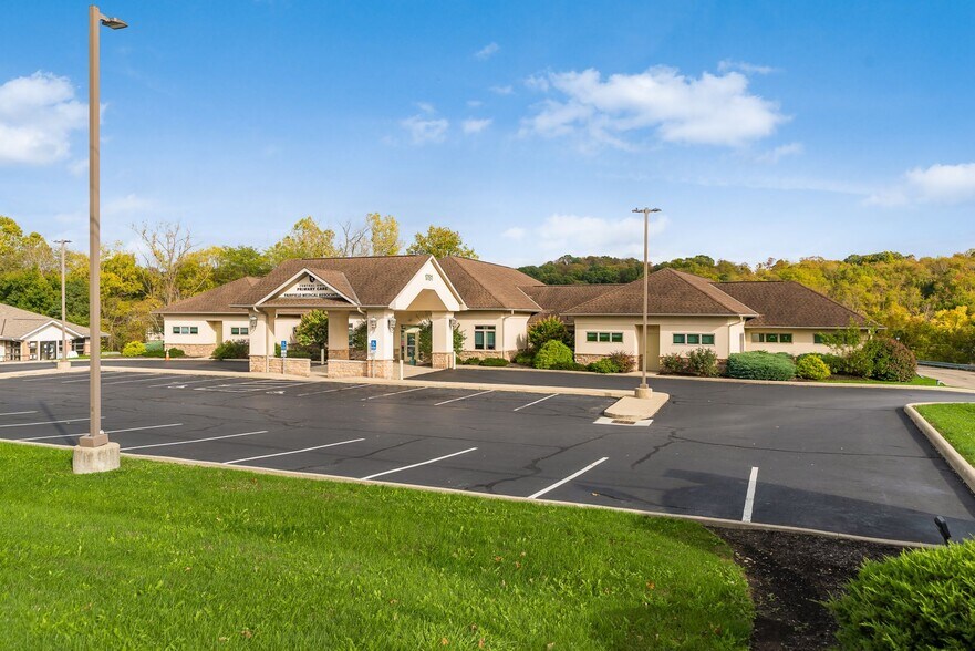 1781 Countryside Dr, Lancaster, OH à vendre - Photo du bâtiment - Image 2 de 14