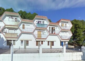 Plus de détails pour Multi-résidentiel à vendre