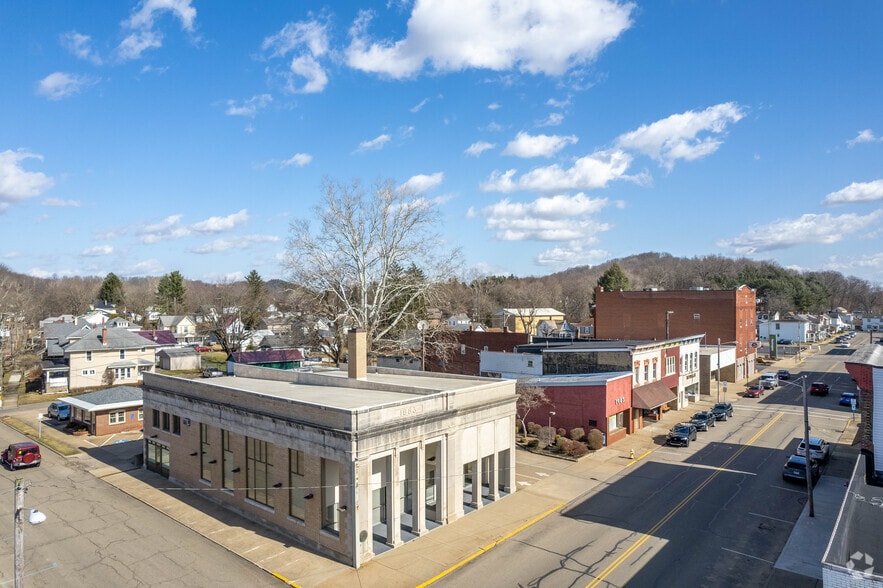 150 W Main St, Newcomerstown, OH for lease - Building Photo - Image 2 of 30