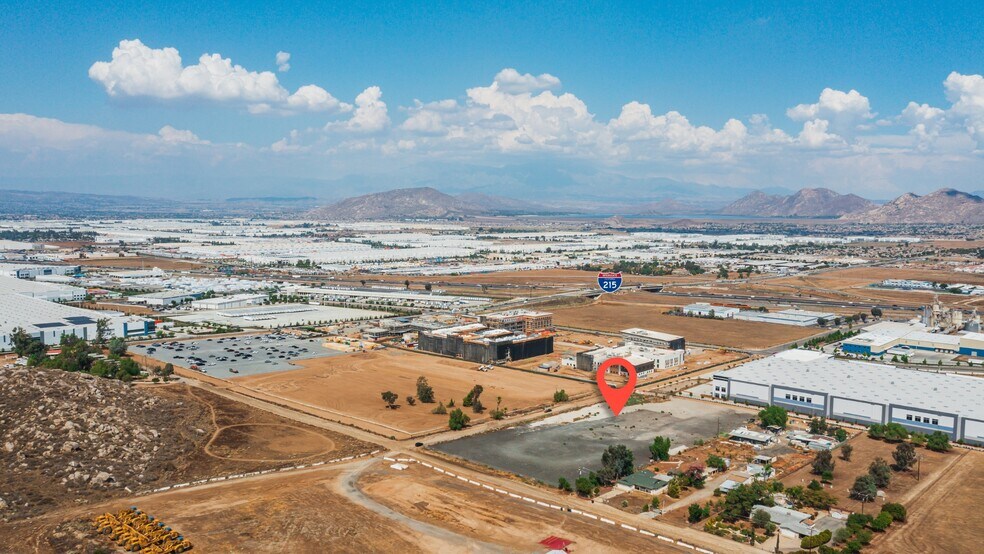 Tobacco Rd. Perris , 92570, Perris, CA à vendre - Photo du bâtiment - Image 3 de 15