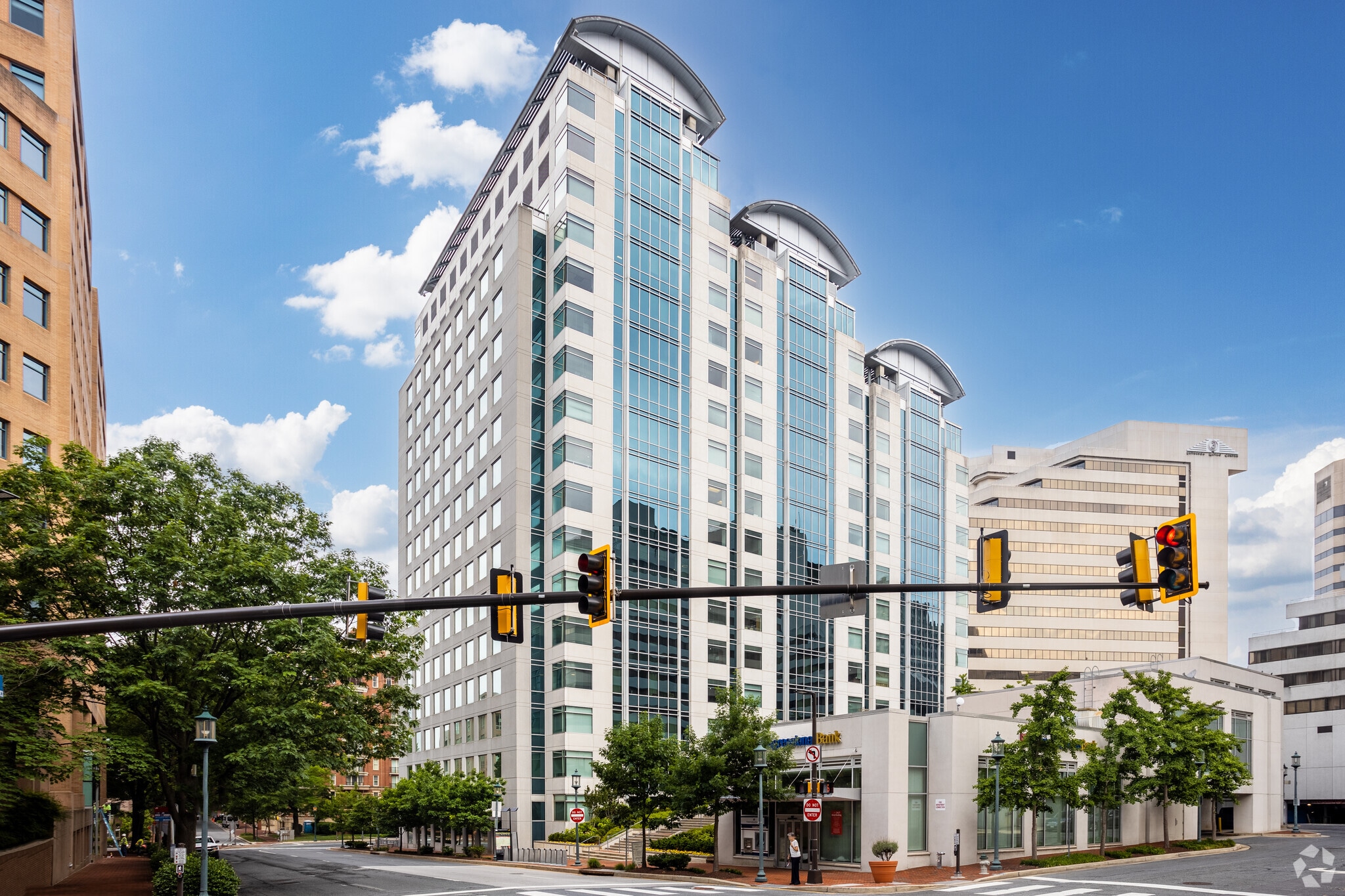 2 Bethesda Metro Ctr, Bethesda, MD for lease Primary Photo- Image 1 of 35