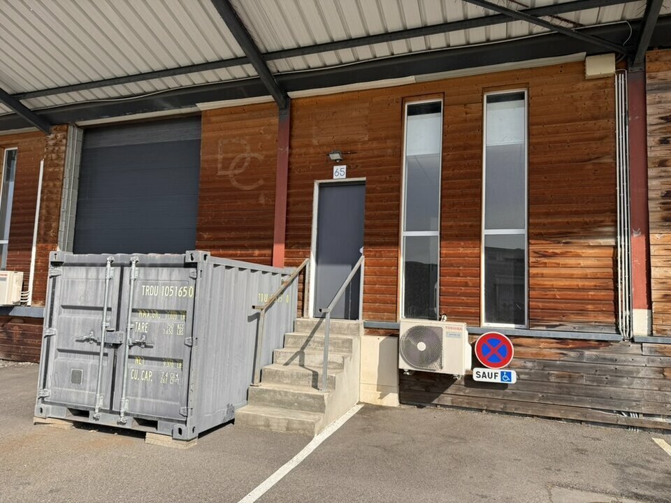 Flex in Saint-Priest for sale Building Photo- Image 1 of 12