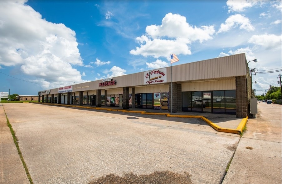 12430 Highway 3, Webster, TX for sale - Primary Photo - Image 1 of 6