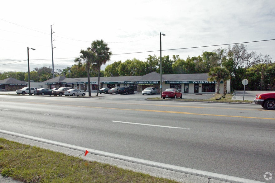 2102-2118 W Busch Blvd, Tampa, FL for lease - Building Photo - Image 2 of 8