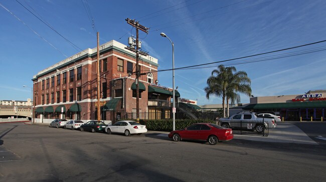 Plus de détails pour 900 Avila St, Los Angeles, CA - Bureau/Commerce de détail à louer