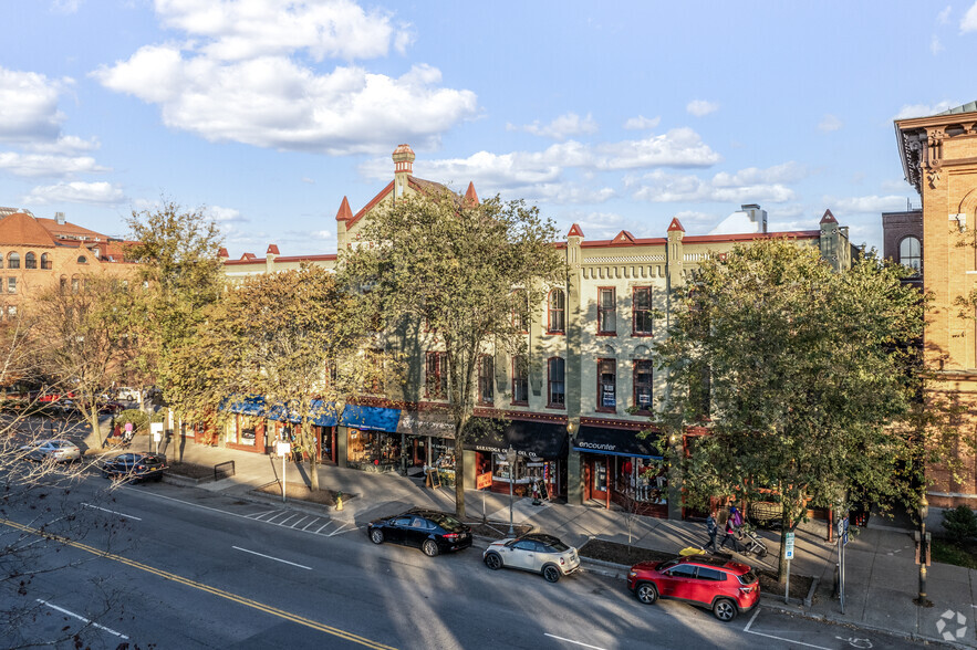 480-494 Broadway, Saratoga Springs, NY à louer - Photo principale - Image 1 de 4