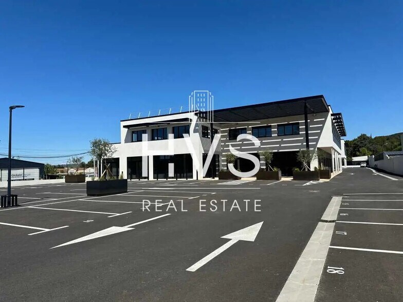 Retail in Éguilles for lease - Building Photo - Image 2 of 17