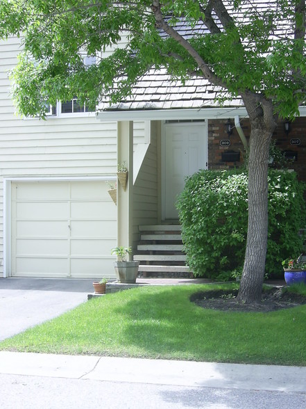 Point Mckay Gardens Northwest Calgary portfolio of 4 properties for sale on LoopNet.ca - Other - Image 3 of 14