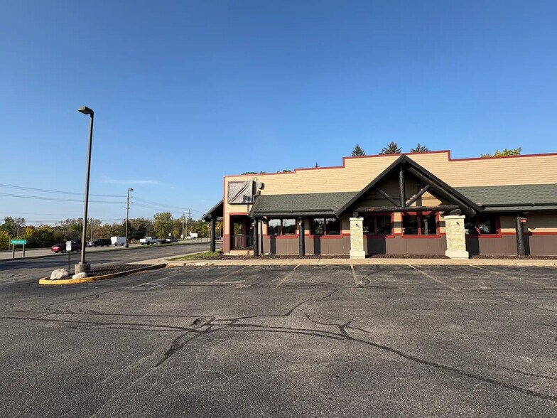 4875 28th St SE, Grand Rapids, MI for lease - Building Photo - Image 2 of 10