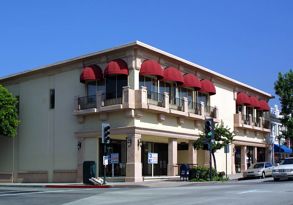 525-535 S Myrtle Ave, Monrovia, CA à louer Photo du bâtiment- Image 1 de 33