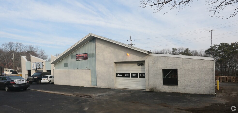 1439 Montauk Hwy, Oakdale, NY à louer - Photo du bâtiment - Image 2 de 4