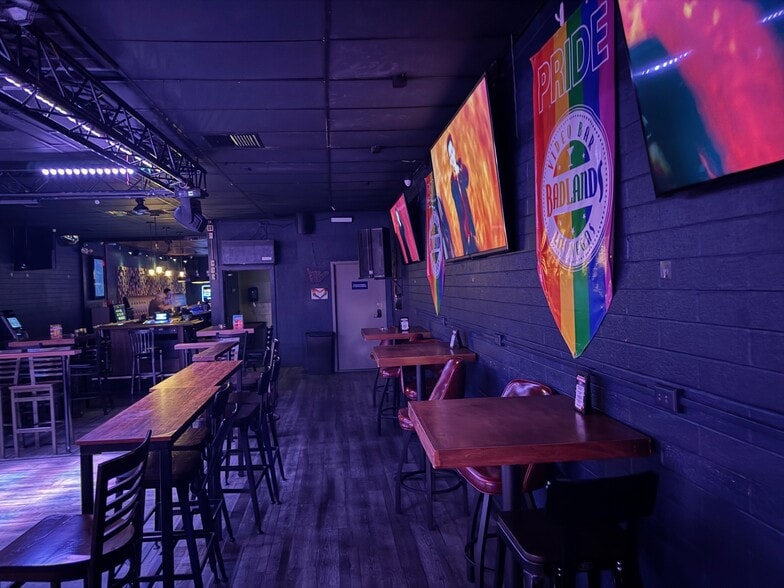 953 E Sahara Ave, Las Vegas, NV for sale - Interior Photo - Image 3 of 9