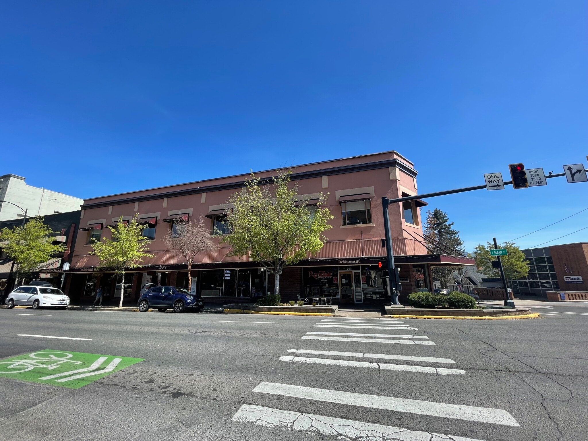295 E Main St, Ashland, OR for lease Building Photo- Image 1 of 2