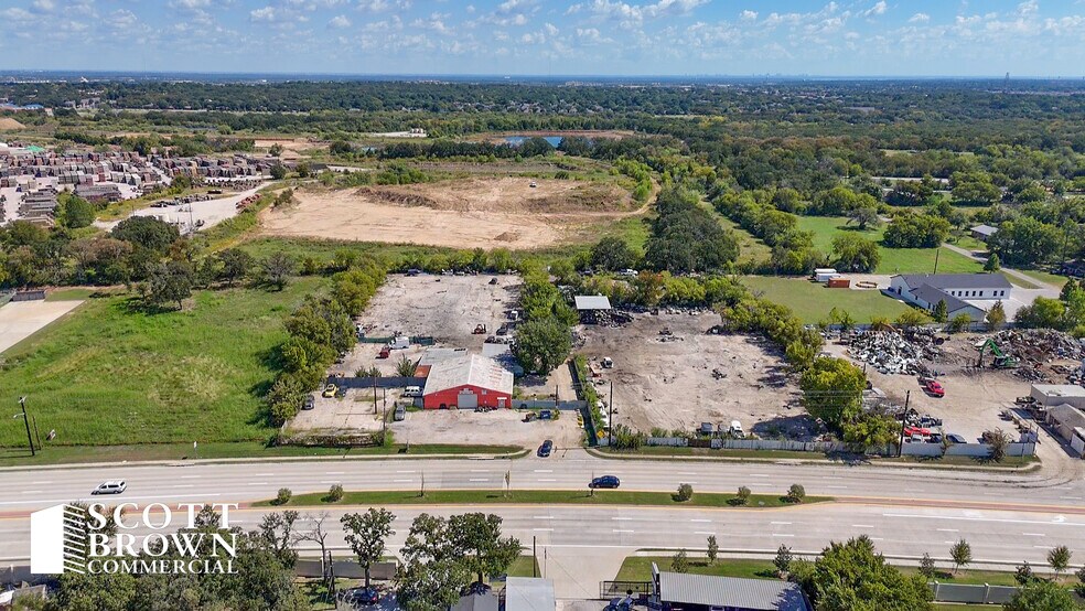 2305 Fort Worth Dr, Denton, TX à louer - Photo principale - Image 1 de 1