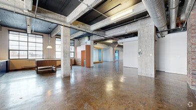 2030-2050 Boul Pie IX, Montréal, QC à louer Numérisation 3D de Matterport- Image 1 de 6