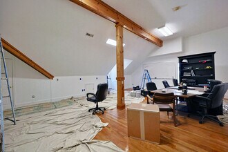 660 Hunters Pl, Charlottesville, VA for lease Interior Photo- Image 2 of 6