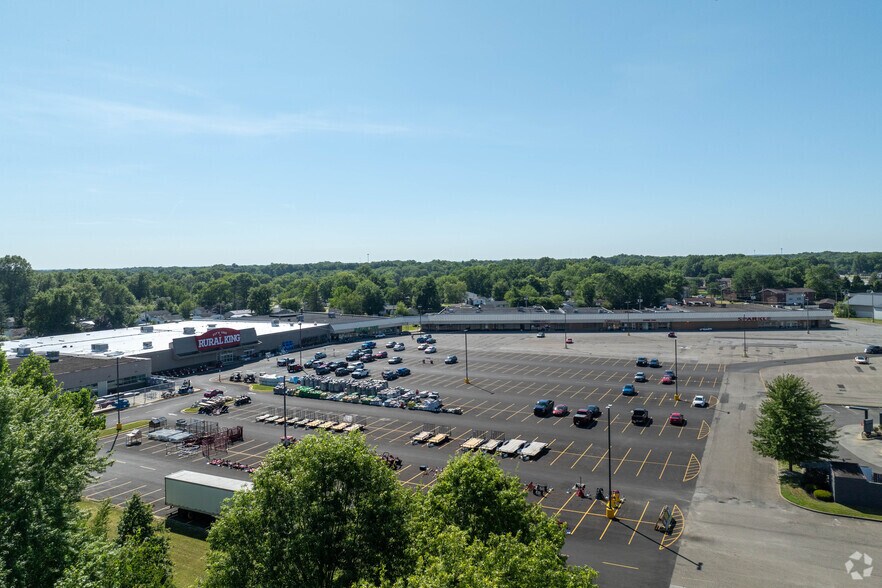 Parkman Rd NW, Warren, OH à louer - Photo principale - Image 1 de 8