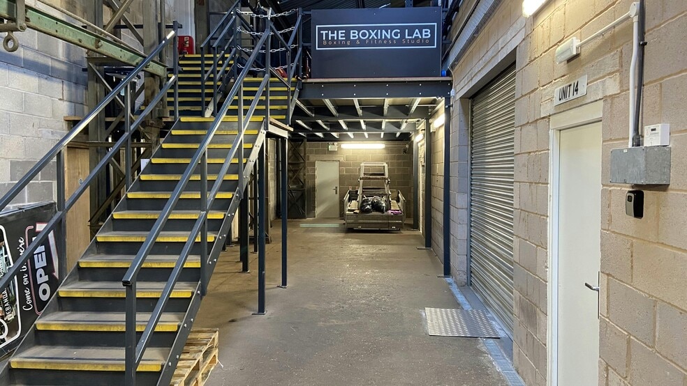 405 Broad Ln, Coventry for sale - Building Photo - Image 3 of 6