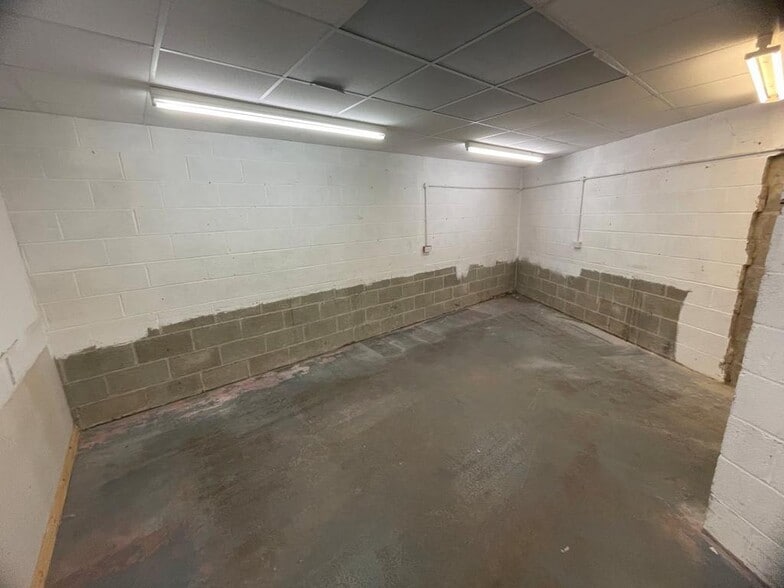 Units 17-21, Station St, Leek for lease - Building Photo - Image 3 of 34