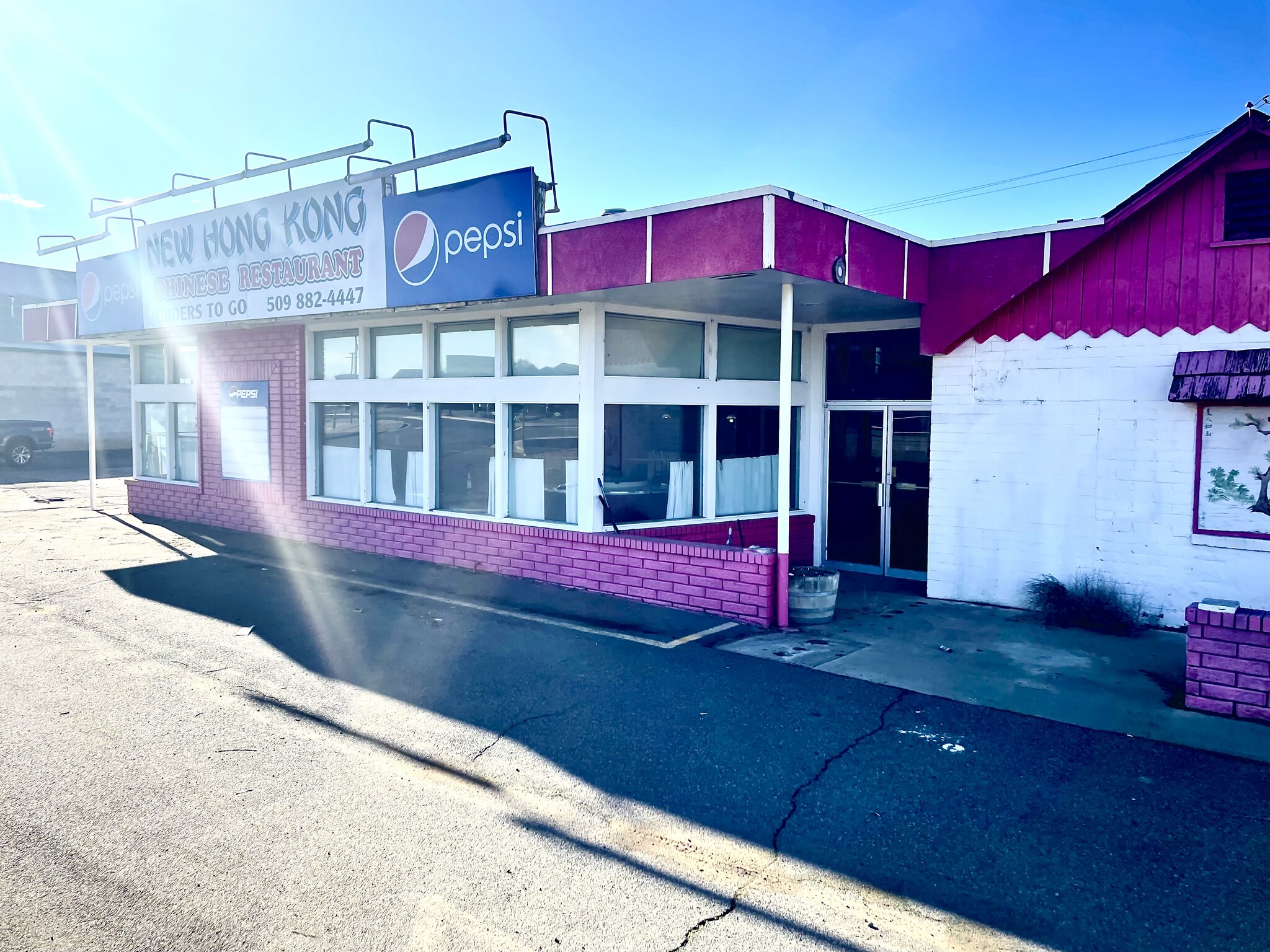 918 W Wine Country Rd, Grandview, WA for sale Primary Photo- Image 1 of 9
