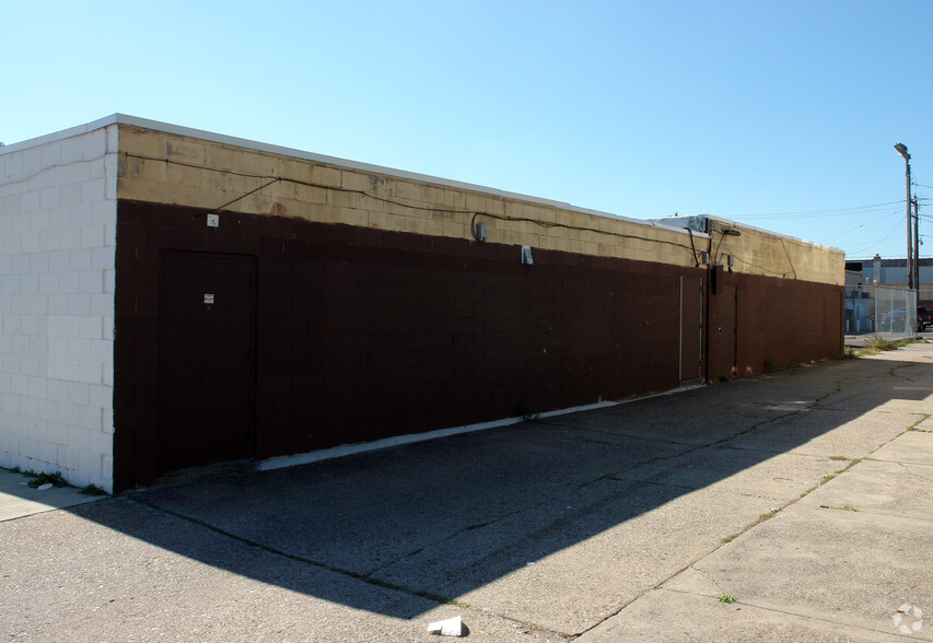 7516 Frankford Ave, Philadelphia, PA for lease - Building Photo - Image 3 of 9