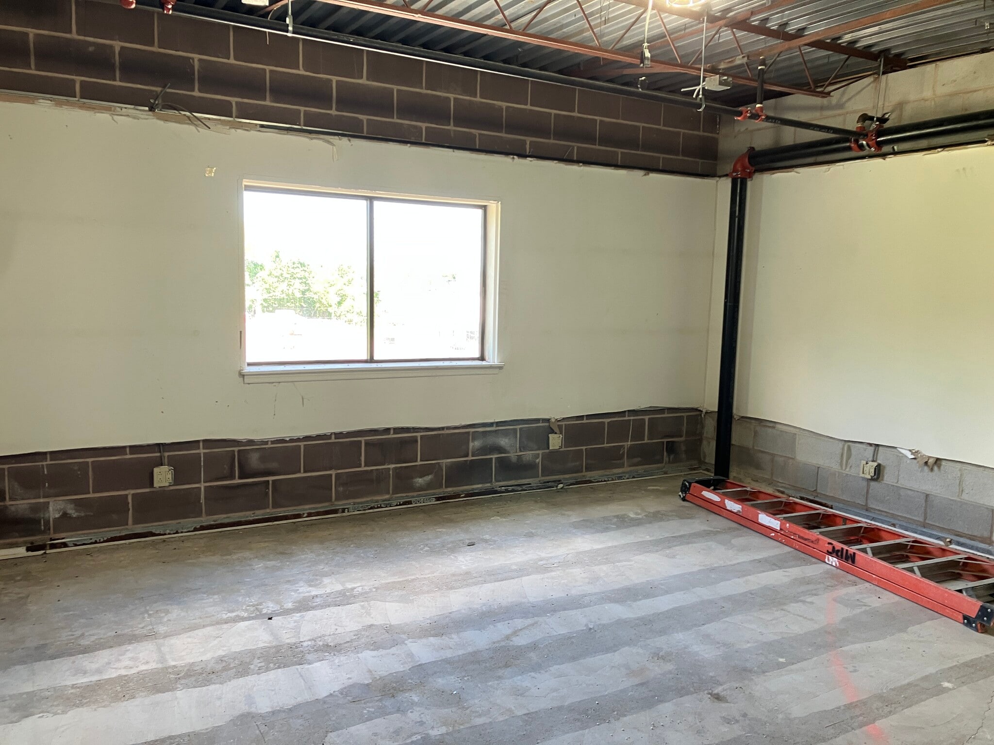 50 Rockland Rd, Norwalk, CT for lease Interior Photo- Image 1 of 3