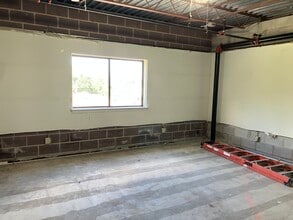 50 Rockland Rd, Norwalk, CT for lease Interior Photo- Image 1 of 3