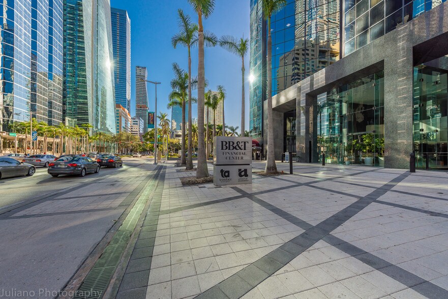 1200 Brickell Ave, Miami, FL à louer - Photo du bâtiment - Image 3 de 42