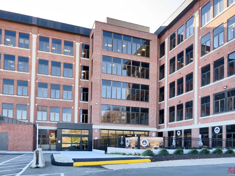 10 Main St, Bristol, CT à louer - Photo du bâtiment - Image 2 de 28