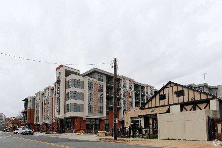 1750 Camden Rd, Charlotte, NC à louer - Photo du bâtiment - Image 2 de 85