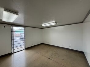 257-263 W 2950 S, Salt Lk, Salt Lake City, UT for lease Interior Photo- Image 2 of 9