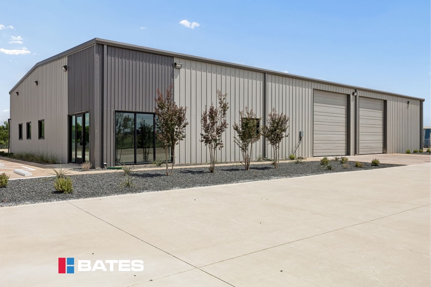 7020 N Interstate Highway 35 E, Waxahachie, TX for lease - Building Photo - Image 3 of 24